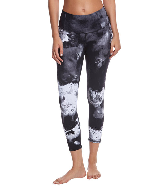 Alo Yoga Printed High Waisted Airbrush Yoga Capris at YogaOutlet