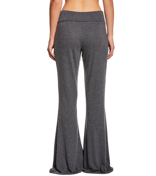 Alo Yoga Flare Yoga Pants at YogaOutlet.com - Free Shipping