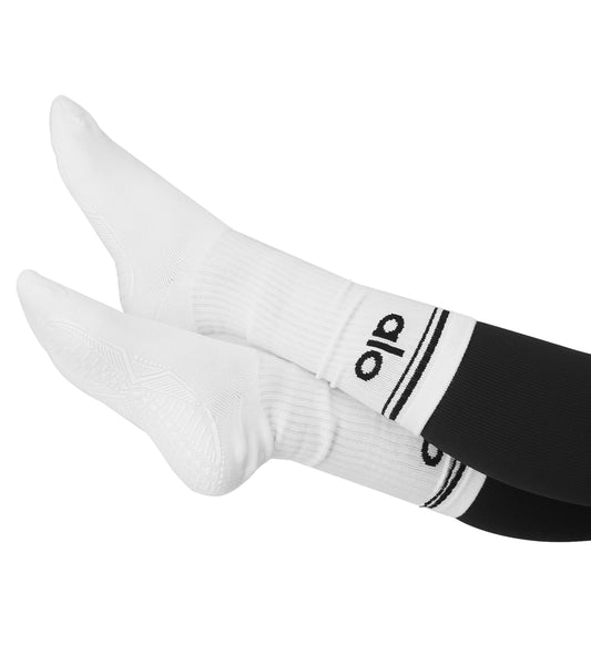 Alo Women's Throwback Barre Sock at EverydayYoga.com