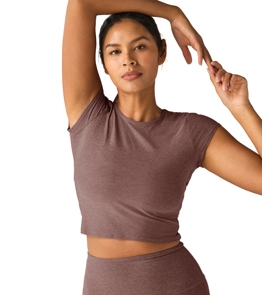Beyond Yoga Featherweight Let Go Twist Back Cropped Tee at