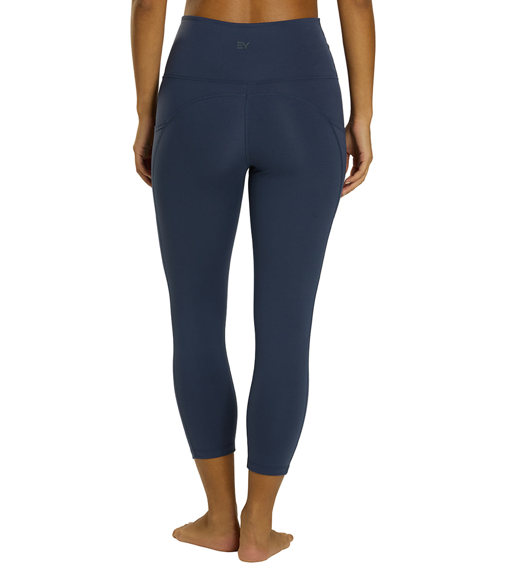 Everyday Yoga High Waisted Go-To Pocket Capri at YogaOutlet.com