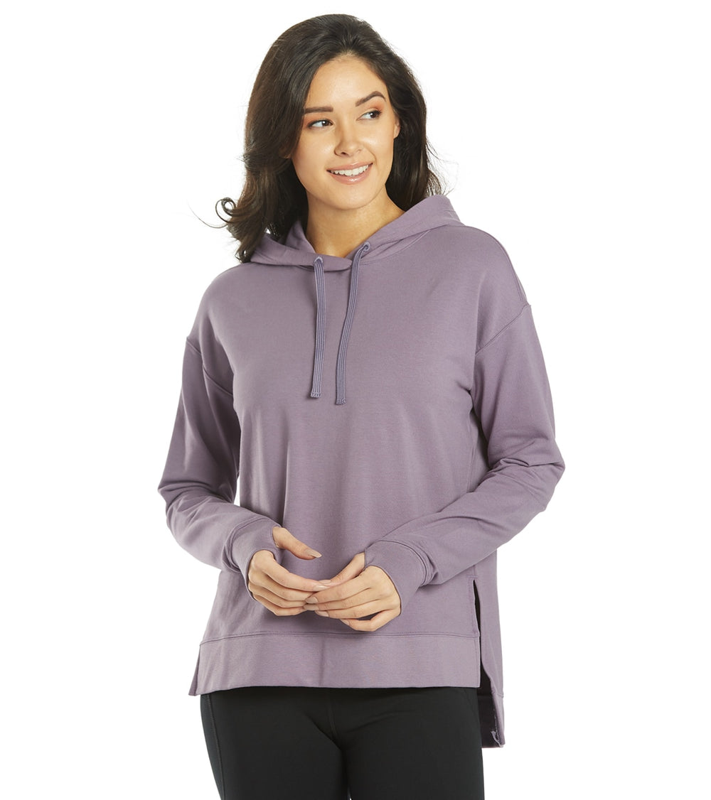 Alo Yoga Downtown Yoga Long Sleeve Pullover at YogaOutlet.com