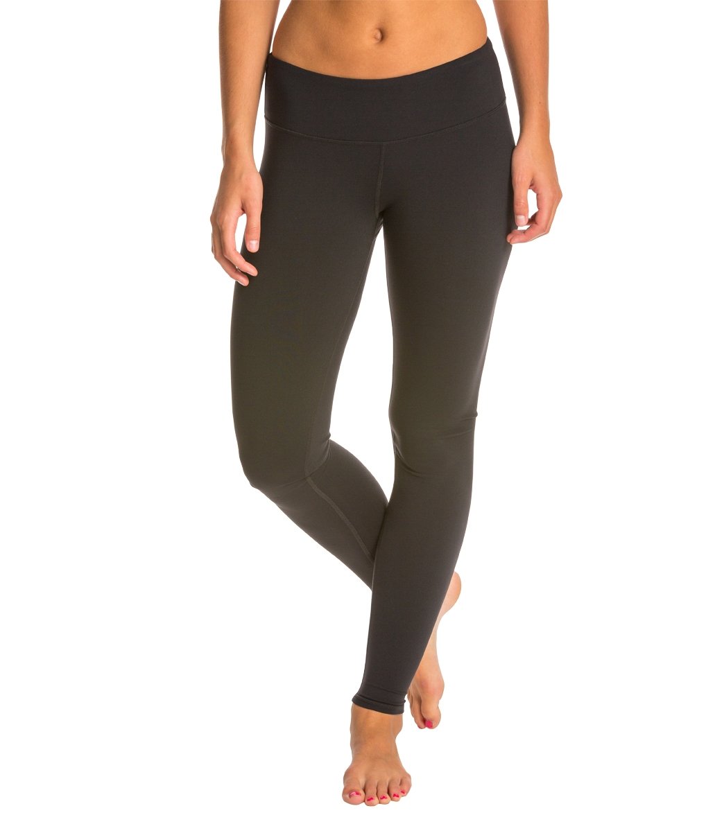 Alo Yoga Airbrush Yoga Leggings at YogaOutlet.com – EverydayYoga.com