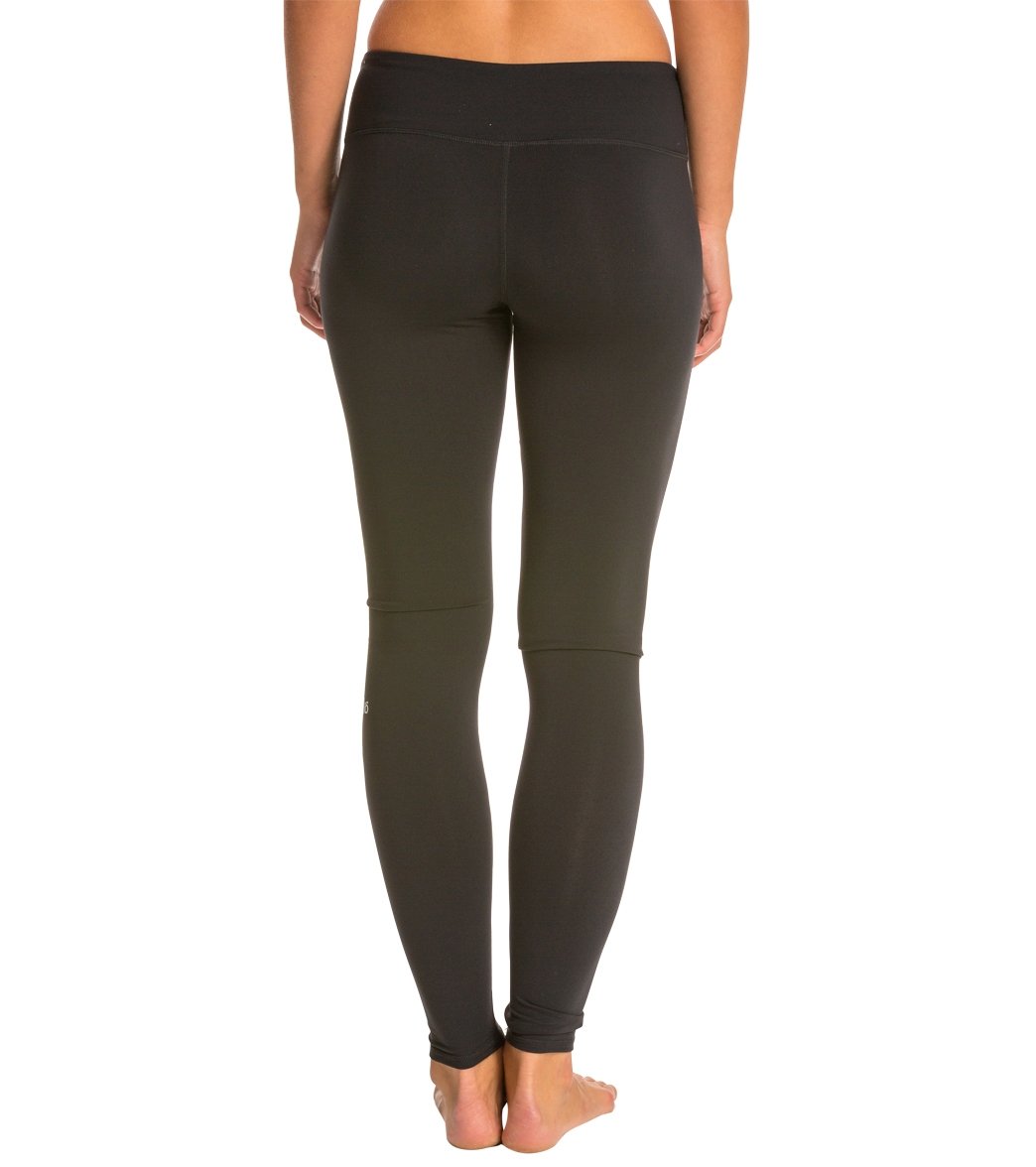 Alo Yoga Airbrush Yoga Leggings at YogaOutlet.com – EverydayYoga.com