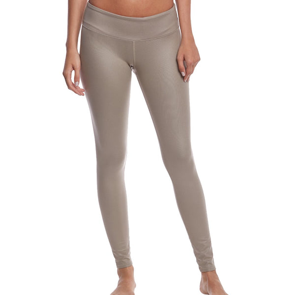 Alo Yoga Airbrush Yoga Leggings at YogaOutlet.com – EverydayYoga.com