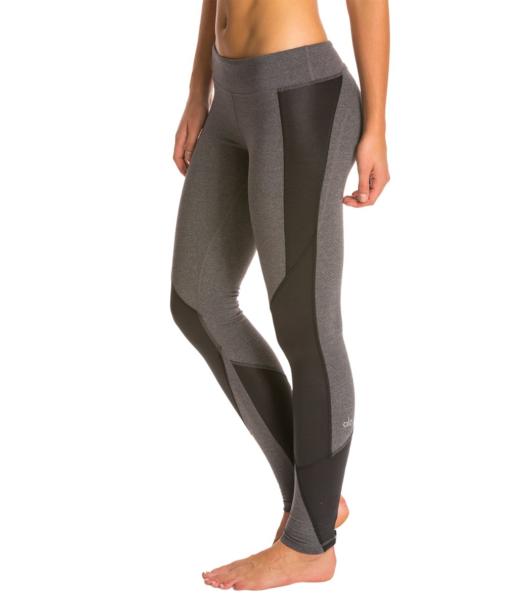 Alo Undertone Yoga Leggings at YogaOutlet.com – EverydayYoga.com