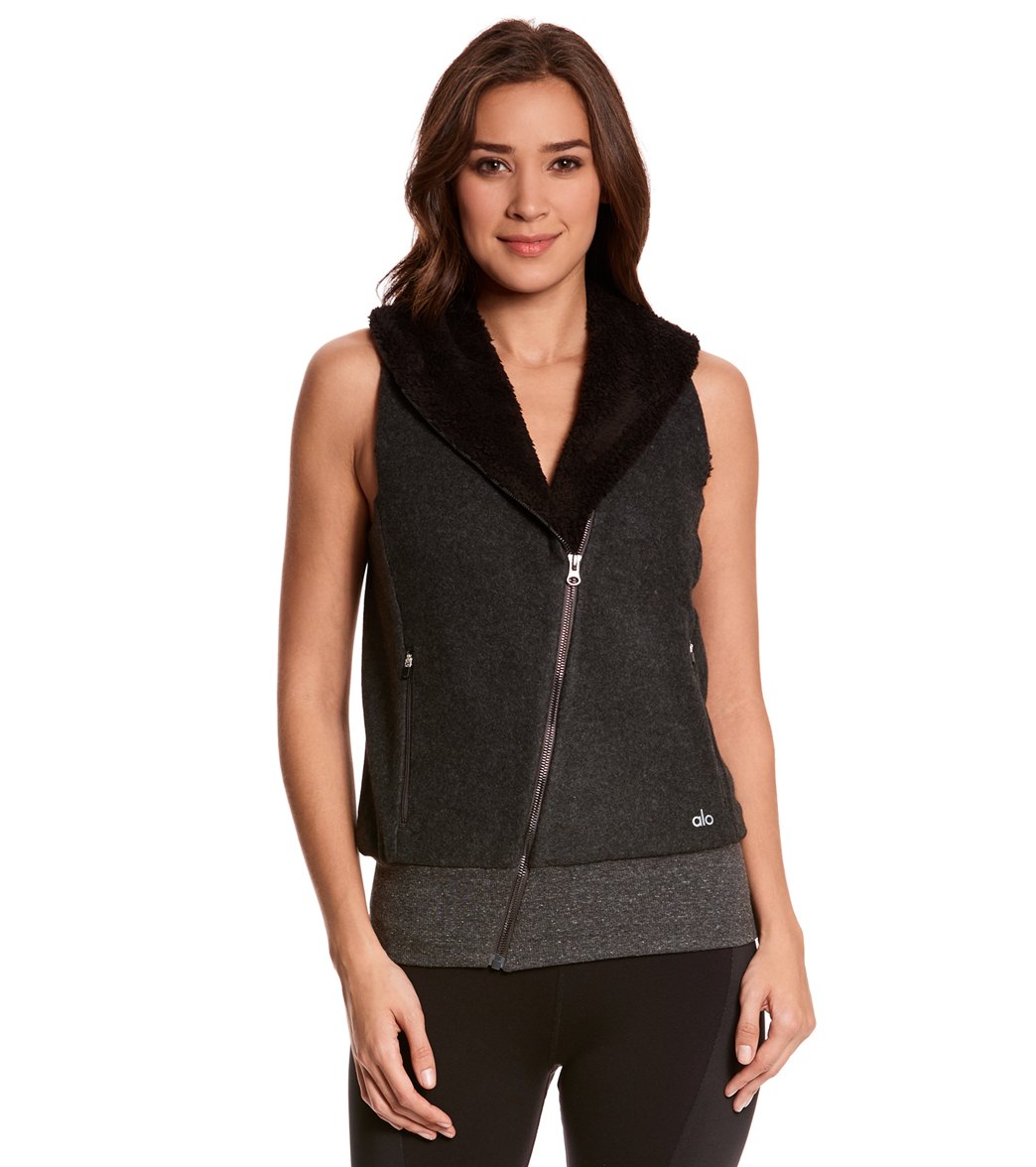 alo yoga ベスト Alo Yoga Flat Iron Vest Coverup at YogaOutlet.com - Free Shipping