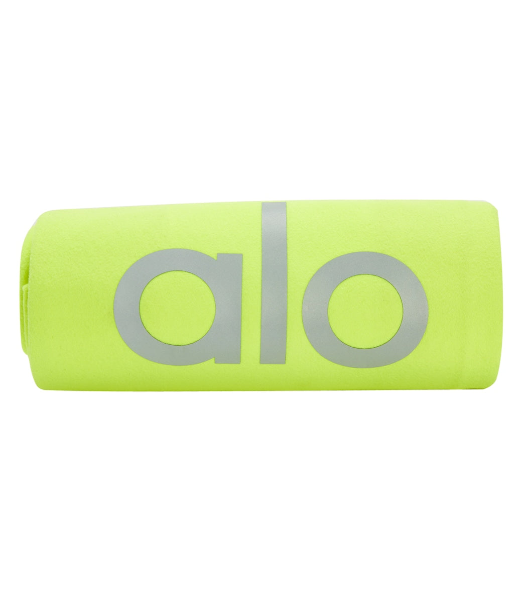 alo ヨガマットタオル Alo Yoga Grounded No-Slip Mat Towel at EverydayYoga.com - Free