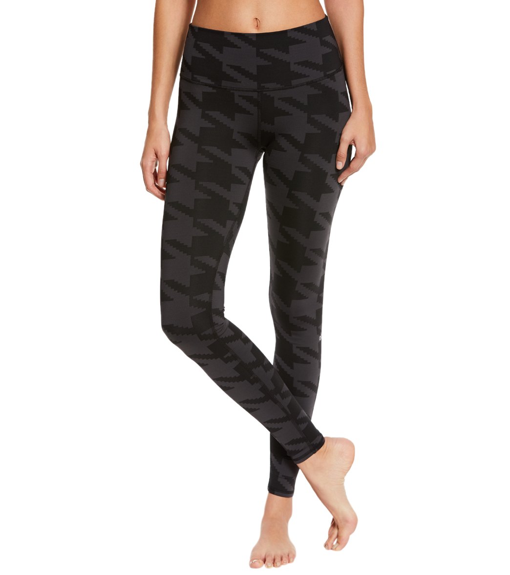 Alo Yoga High Waist Airbrush Yoga Leggings at YogaOutlet.com