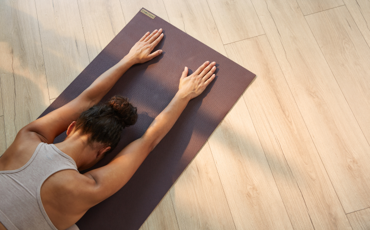 Alo Yoga Grounded No-Slip Mat Towel