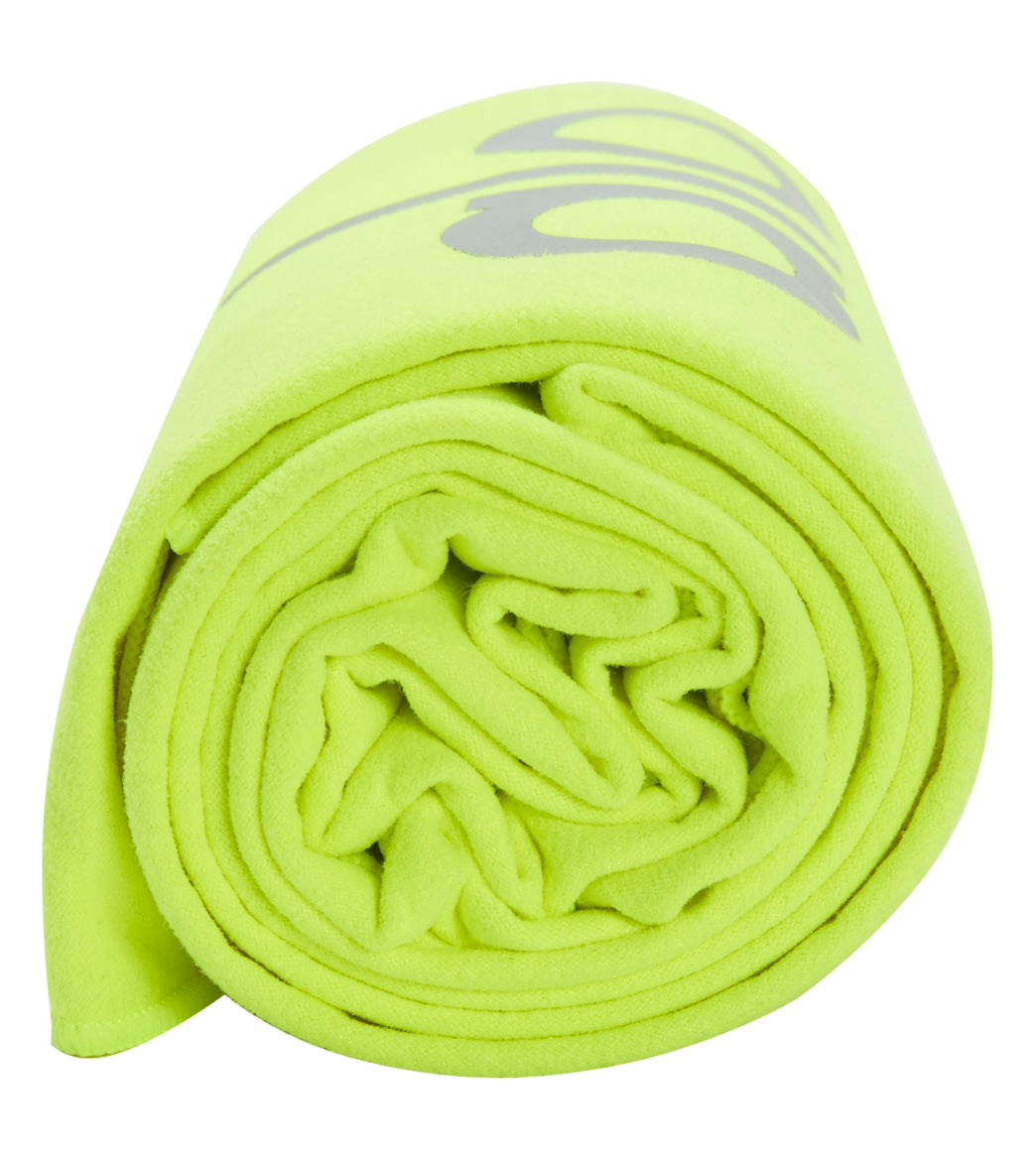 Alo Yoga Grounded No-Slip Mat Towel at EverydayYoga.com - Free 